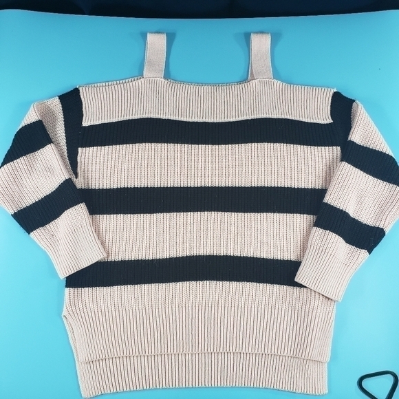 Soho New York & Company Sweater Women Large Off the Shoulders - Picture 2 of 4